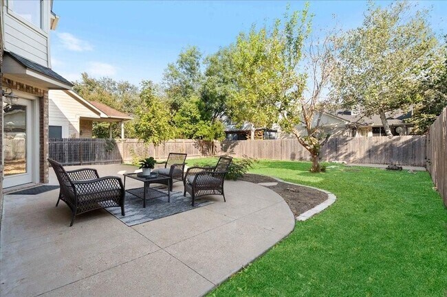 Building Photo - 5128 Bluestar Dr
