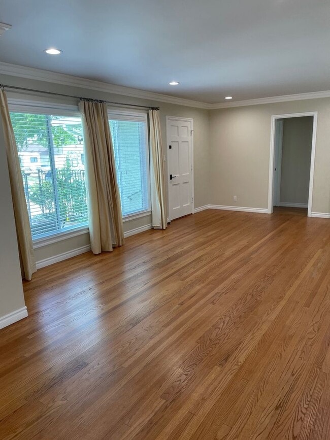 Building Photo - Beautiful Southwood Home for Lease