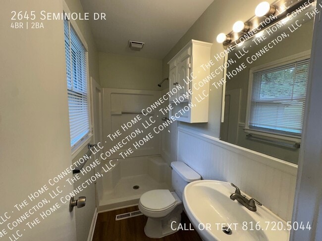 Building Photo - 2645 Seminole Dr
