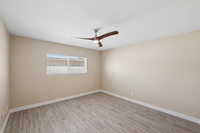 Building Photo - 13222 N 1st Ave