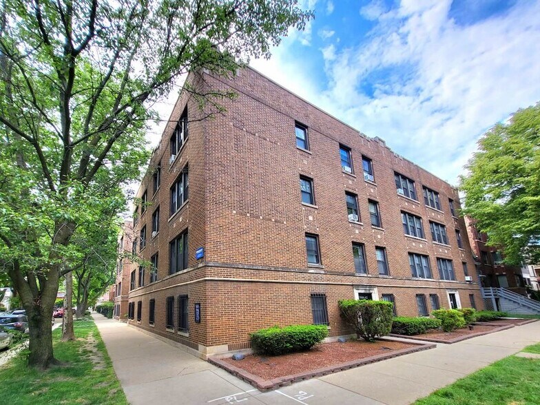 Primary Photo - 1450 W Byron St