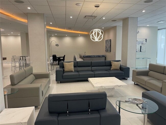 Building Photo - 3001 S Ocean Dr