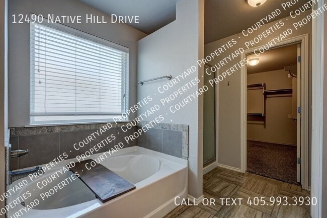 Building Photo - 12490 Native Hill Dr