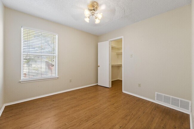 Building Photo - Beautiful  2 story home in Keller with Master Bedroom Downstairs