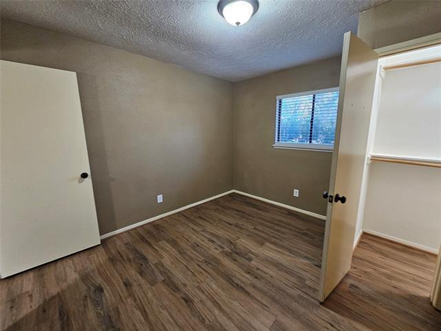 Building Photo - 801 Wood Glen