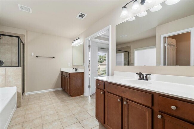 Building Photo - 6639 Trail Side Dr