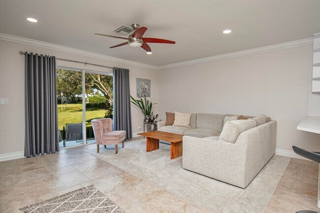 Building Photo - 16081 Sierra Palms Dr