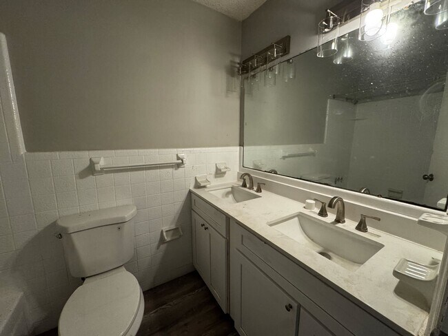 Building Photo - 406 Garden Homes Cir