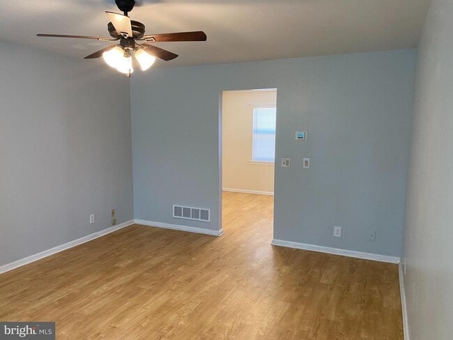 Building Photo - 104 Duet Dr