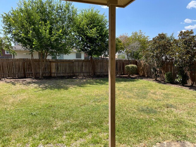 Building Photo - Available Now! Bright & Spacious 3BR/2.5BA with Loft and Two-Car Garage in Sendero Springs