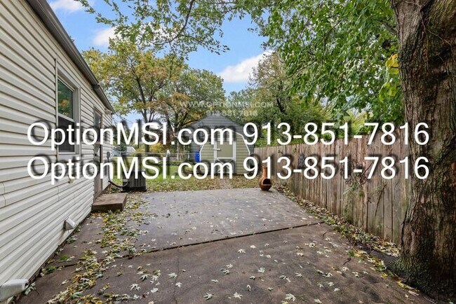 Building Photo - Near downtown Overland Park!