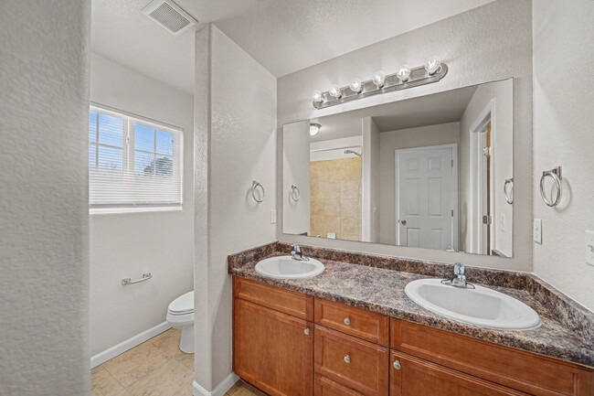 Building Photo - 4210 Rosalie St