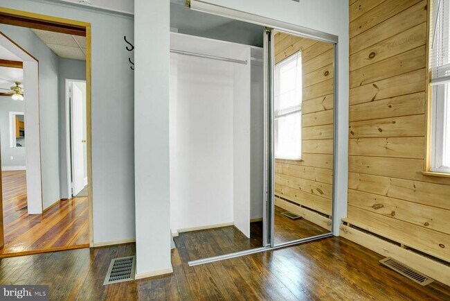 Building Photo - 109 Printz Ave