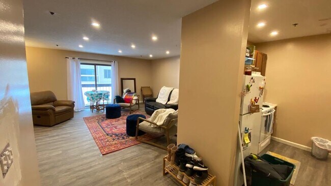 Living Room - 37 S Williams St