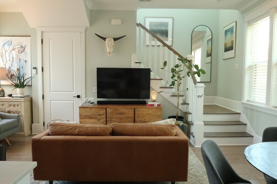 Building Photo - 994 Key Colony Ct