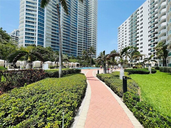 Building Photo - 3001 S Ocean Dr