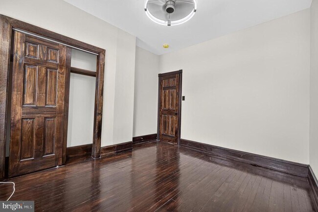 Building Photo - 5452 Catharine St