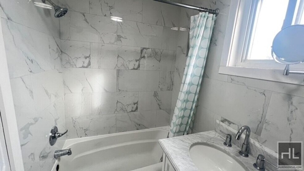 Building Photo - 115-50-115149 149th St