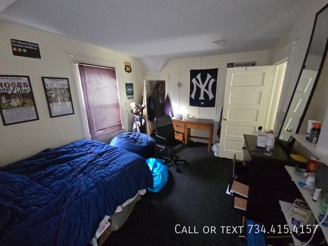 Building Photo - 502 Benjamin St