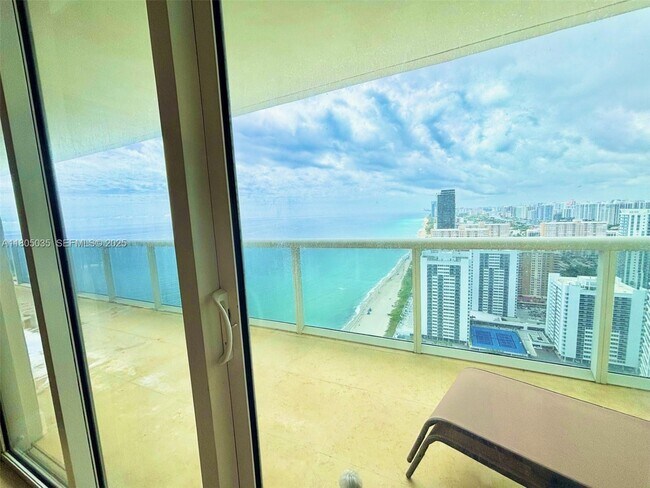 Building Photo - 1830 S Ocean Dr