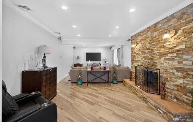 Building Photo - 11 Juneau Blvd