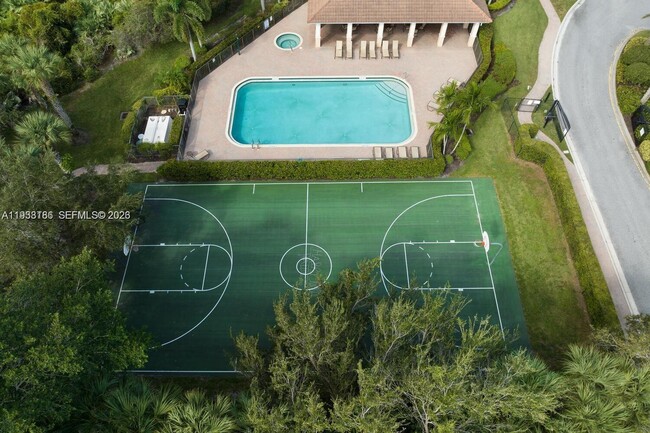 Building Photo - 250 SW Walking Path