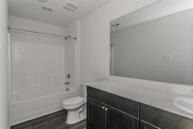 Building Photo - 1705 Avery Pointe Dr