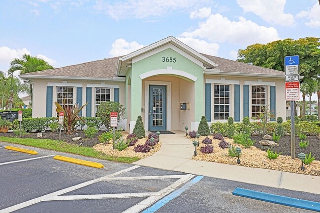 Building Photo - Forest Lake Townhomes 3629-102