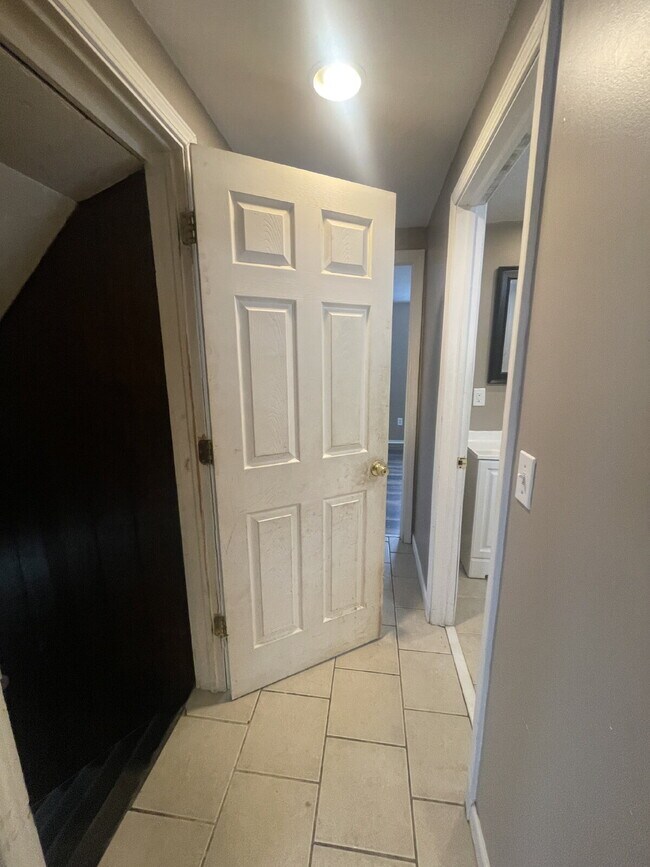 Building Photo - 149 Parkwood Rd