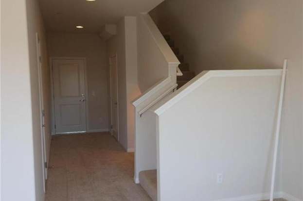 Building Photo - 815 Humbert Ave