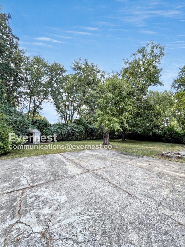 Building Photo - 7451 Stacy Dr