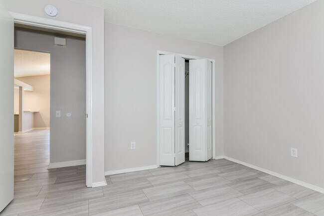 Building Photo - 26808 Haverhill Dr