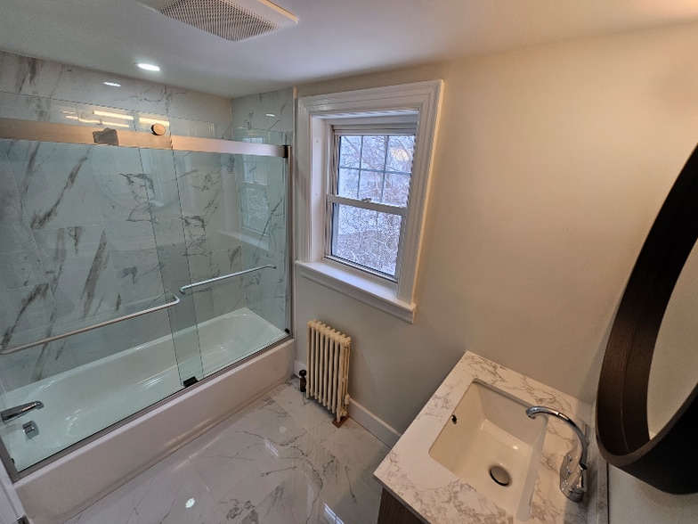 Building Photo - 1 Triangle St