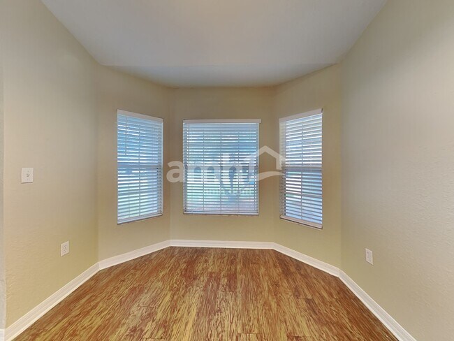 Building Photo - 6925 Krenson Oaks St