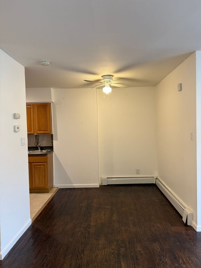 Building Photo - 720 Pine St