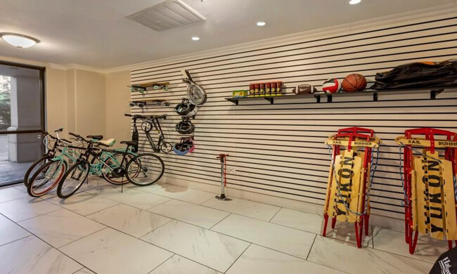 Building Photo - 4550 Cherry Creek S Dr