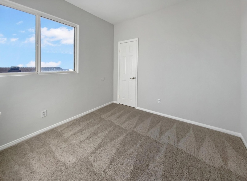 Building Photo - 1504 San Bernardino Ave