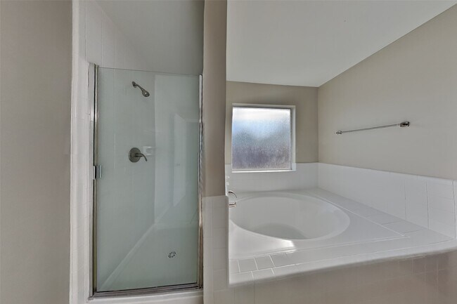 Building Photo - 4818 Twisting Rd