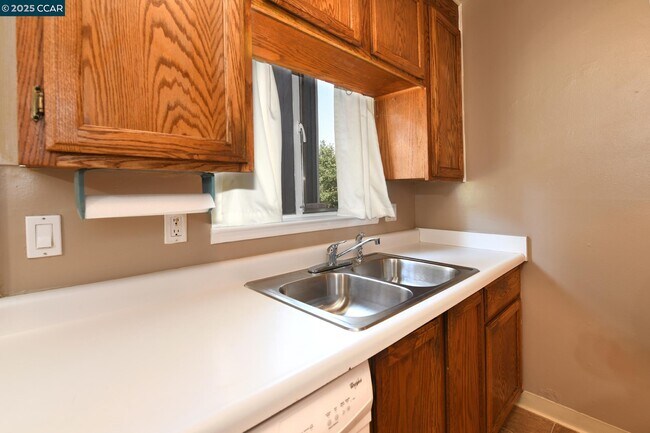 Building Photo - 1672 Terrace Road,Walnut Crk