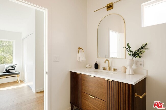 Building Photo - 4879 Hartwick St