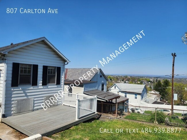 Building Photo - 807 Carlton Ave