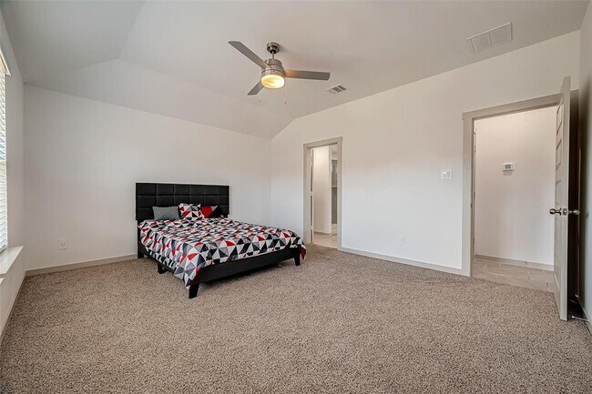 Building Photo - 4963 Pne Hvn Ln