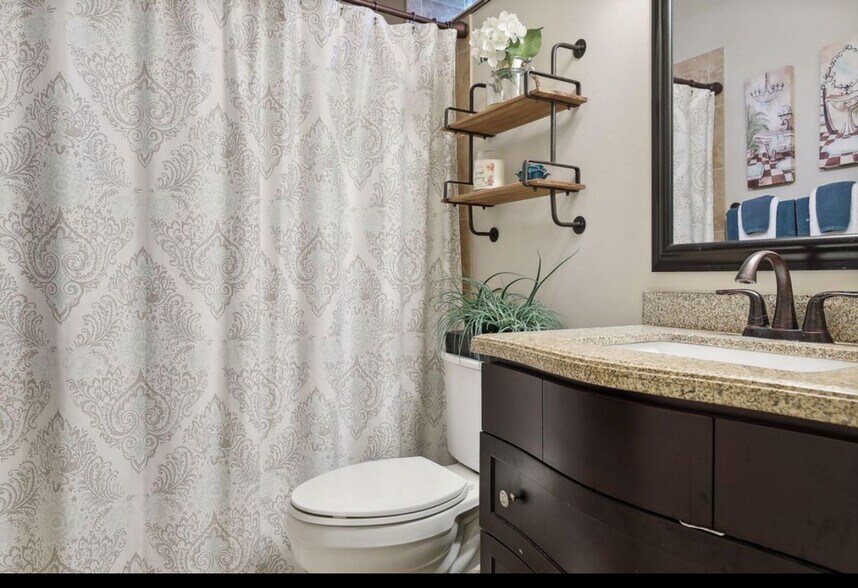 Building Photo - 6561 Promontory Dr