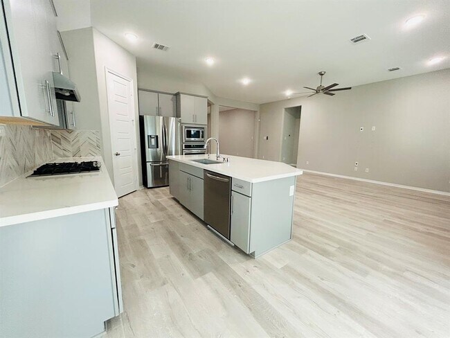 Building Photo - 18314 Southwood Creek Dr