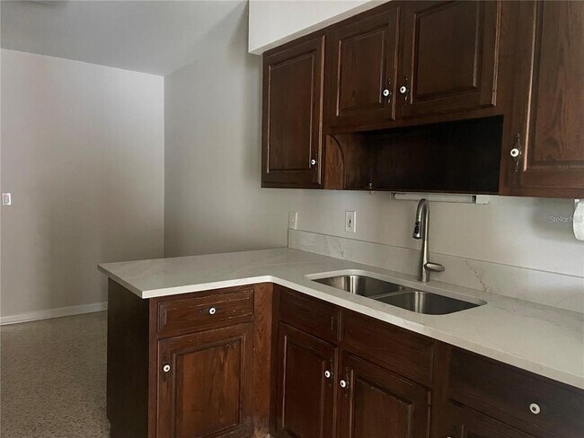 Building Photo - 1536 Illinois Rd