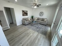Building Photo - 2 br, 1 bath 4plex - 4329 Clairemont Drive...
