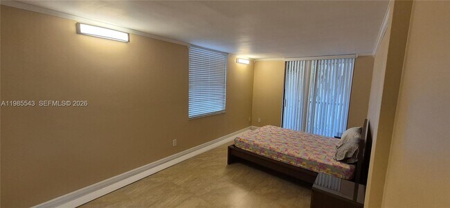 Building Photo - 14401 N Kendall Dr