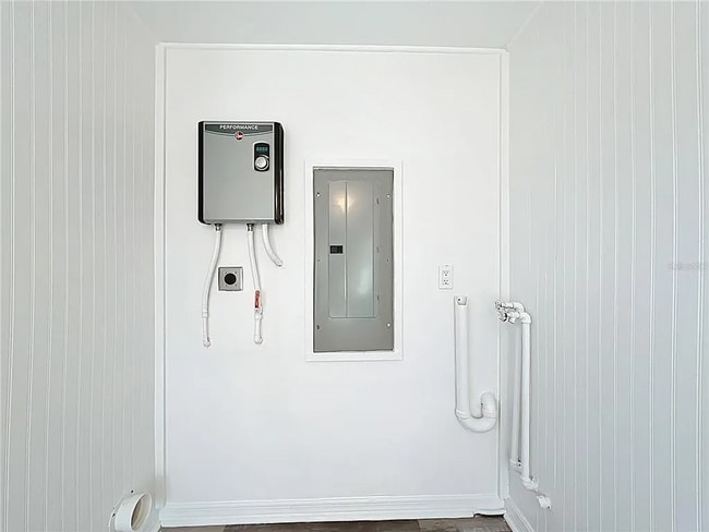 Building Photo - 944 18th Ave S