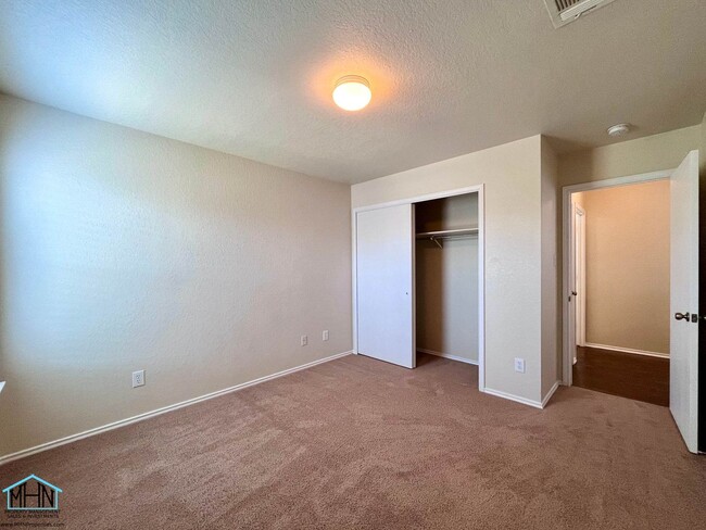 Building Photo - 127 Booker Palm