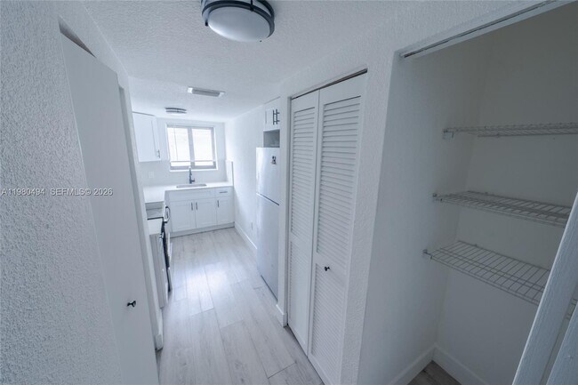 Building Photo - 3417 NW 22nd Ave